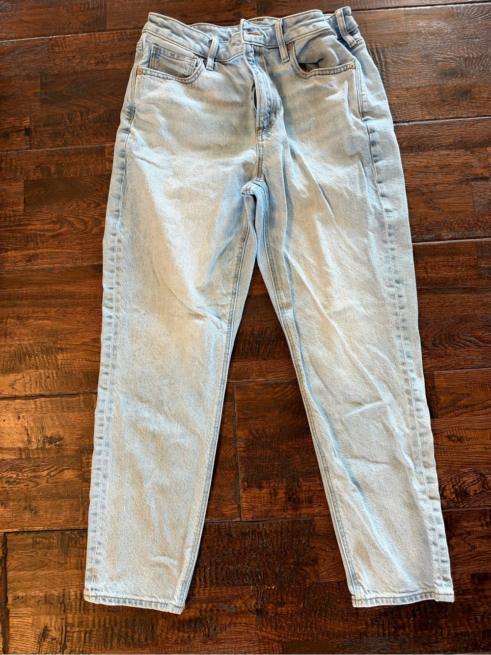 American Eagle Light Wash Women's Jeans - Classic High-Rise Fit